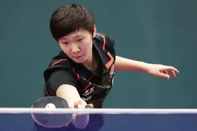 利的反手防 利的反手防